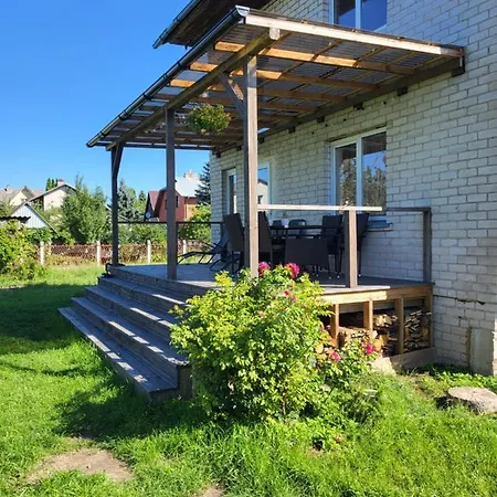 Ferienhaus Vasarnamis Su Terasa